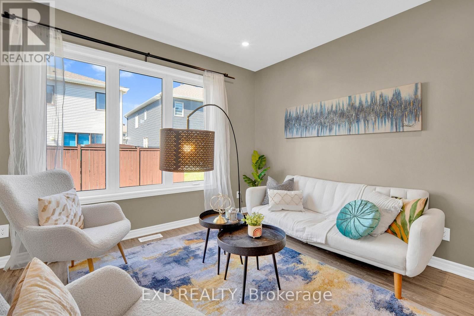 215 MERAK WAY Image 4