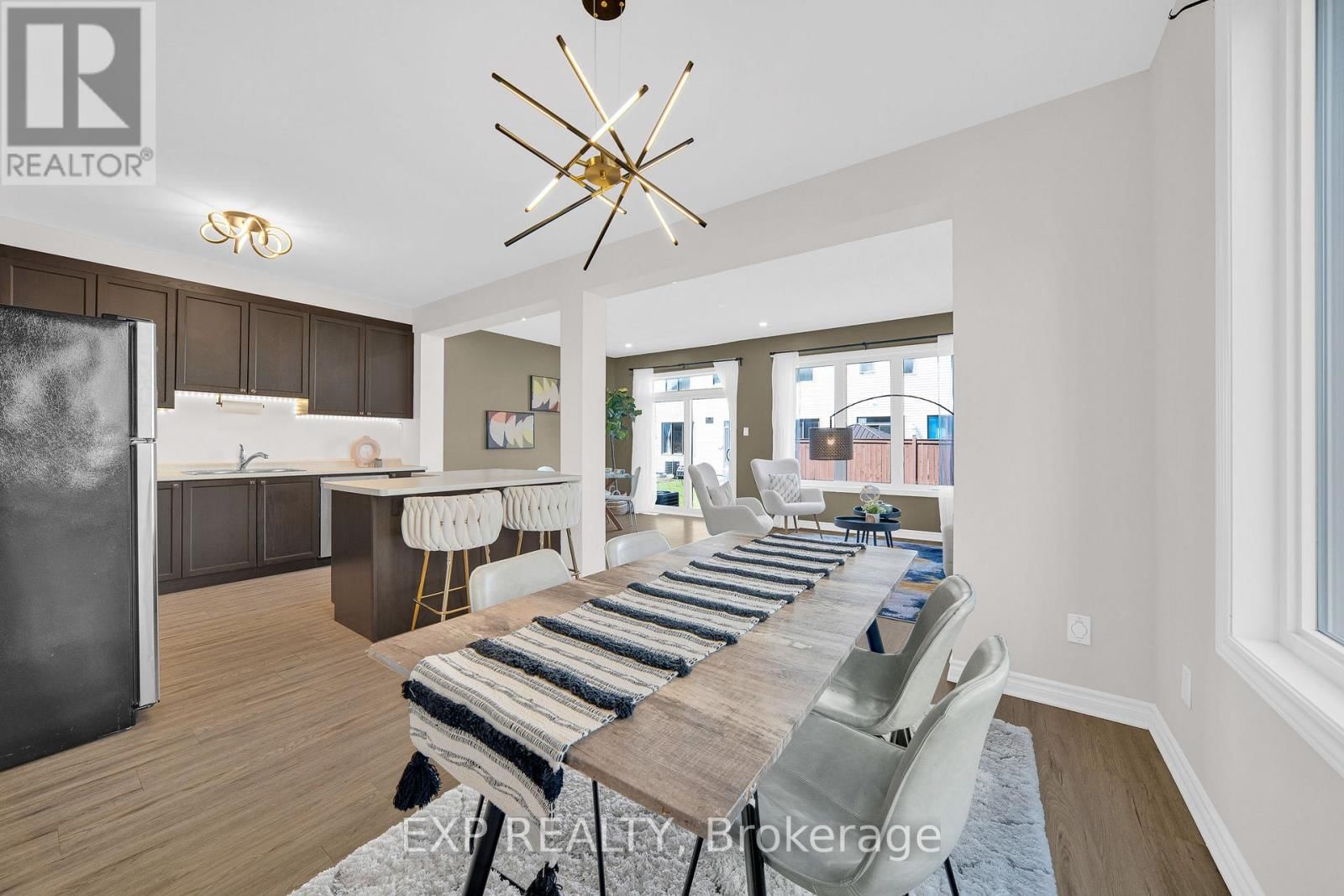 215 MERAK WAY Image 7