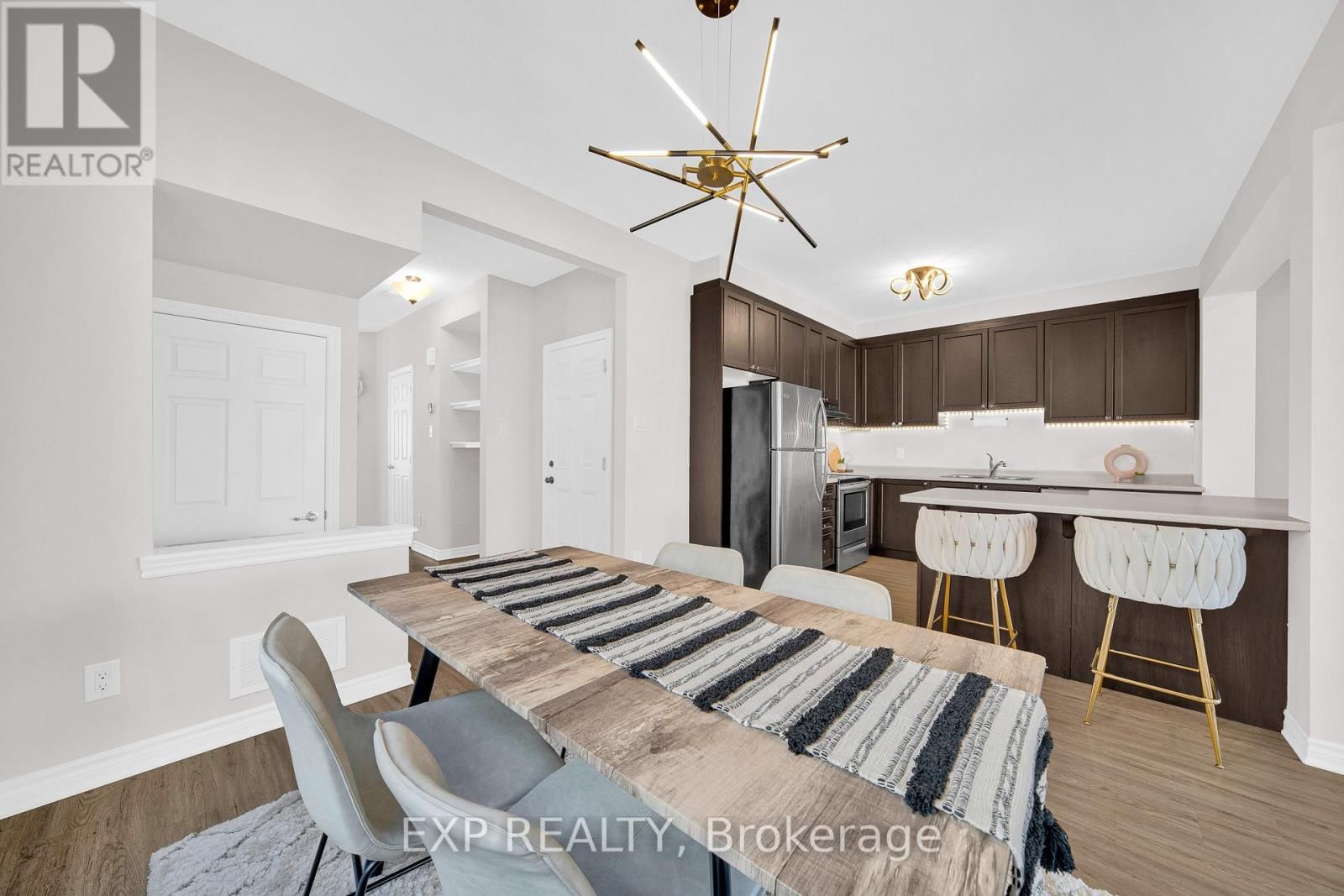 215 MERAK WAY Image 8