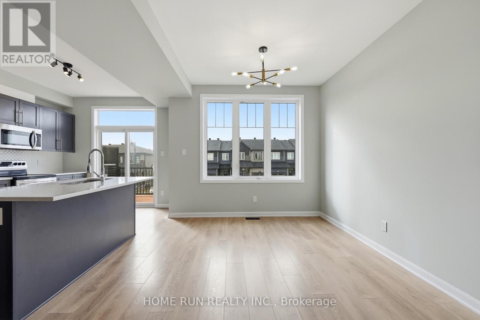 60 TEELIN CIRCLE Image 11