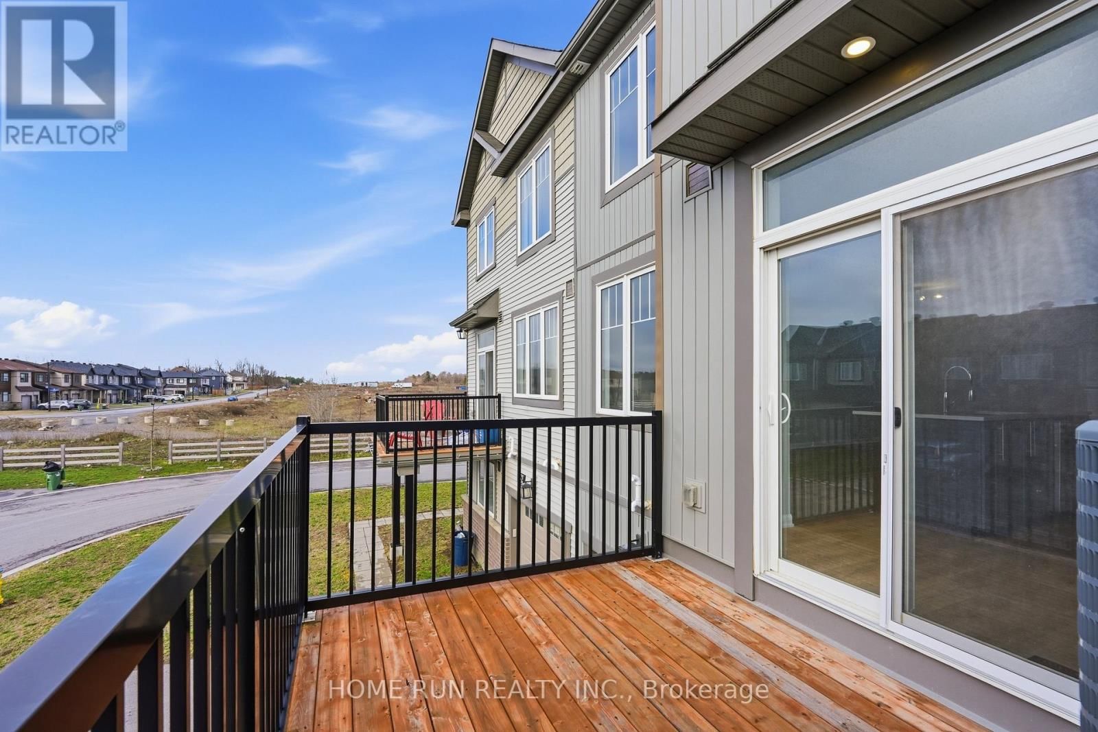 60 TEELIN CIRCLE Image 20