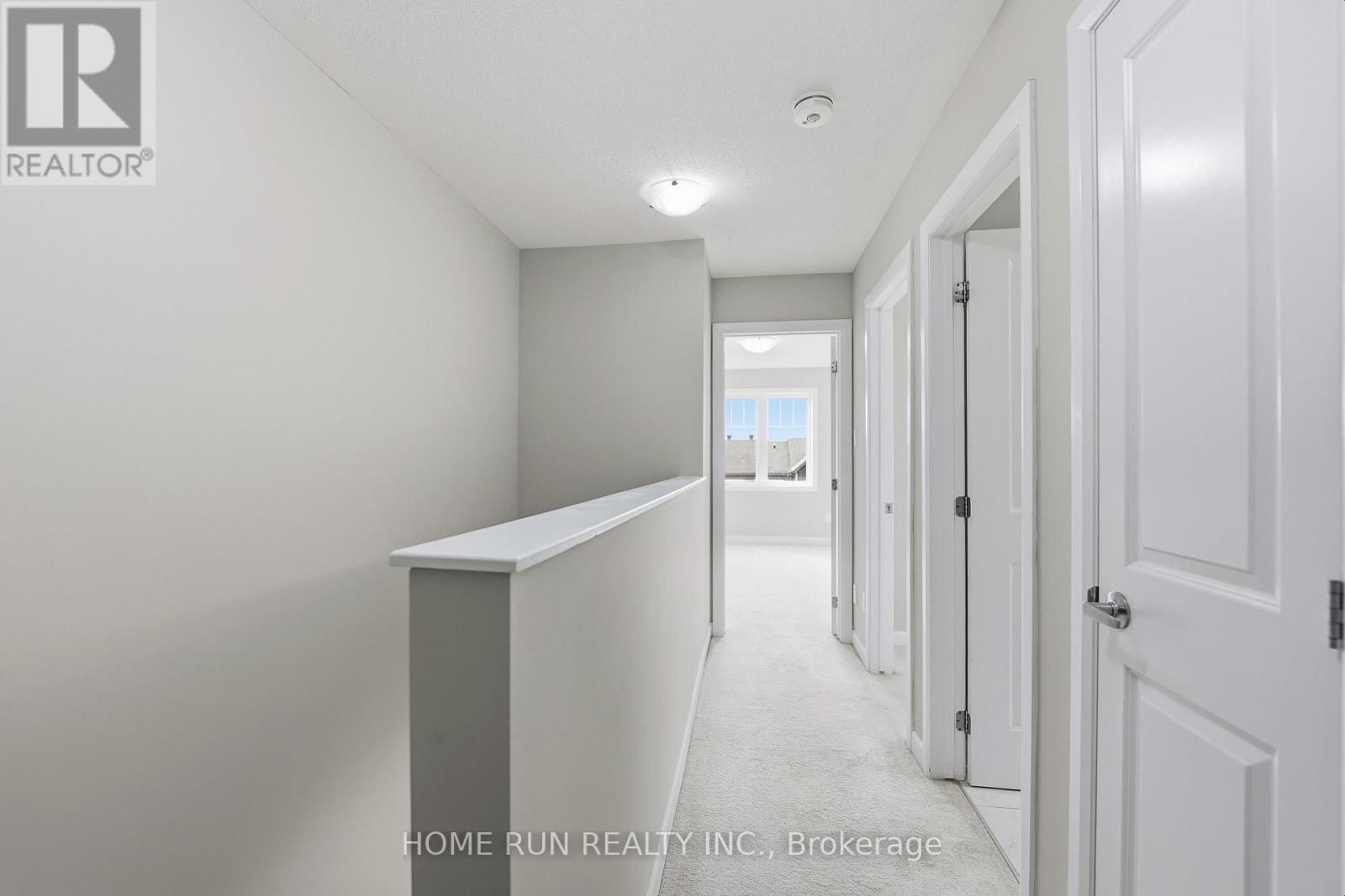 60 TEELIN CIRCLE Image 21