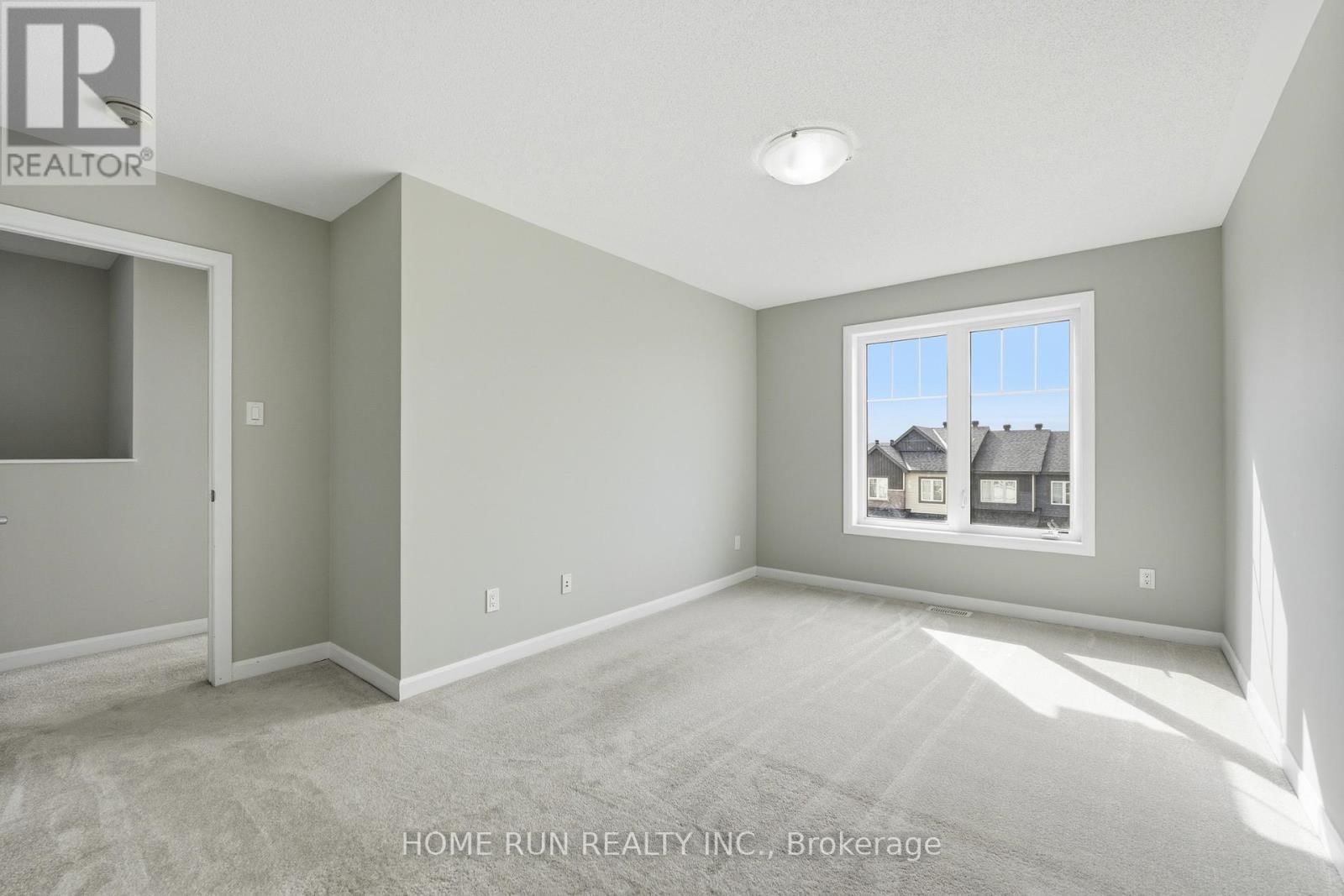 60 TEELIN CIRCLE Image 23