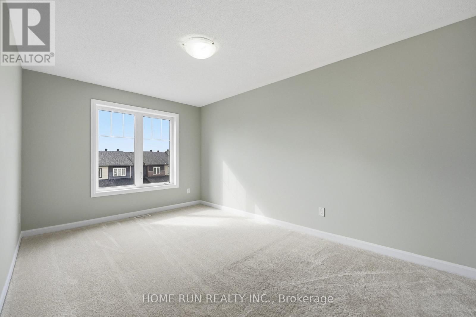 60 TEELIN CIRCLE Image 25