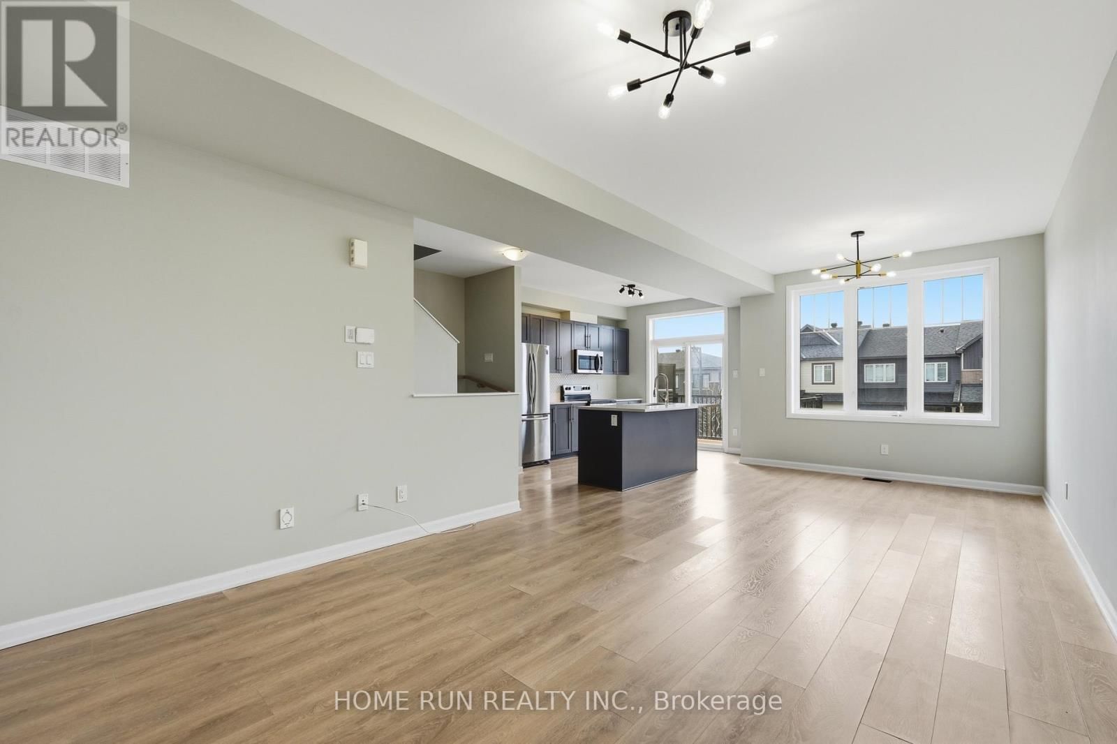 60 TEELIN CIRCLE Image 9