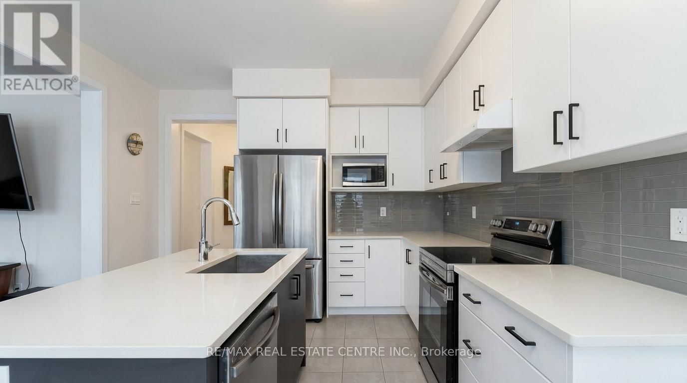 17 DOWNRIVER DRIVE Image 11