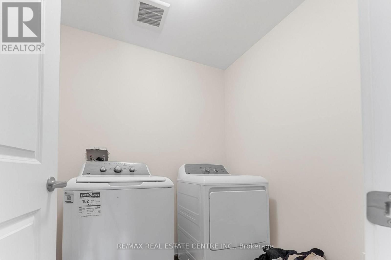 17 DOWNRIVER DRIVE Image 24