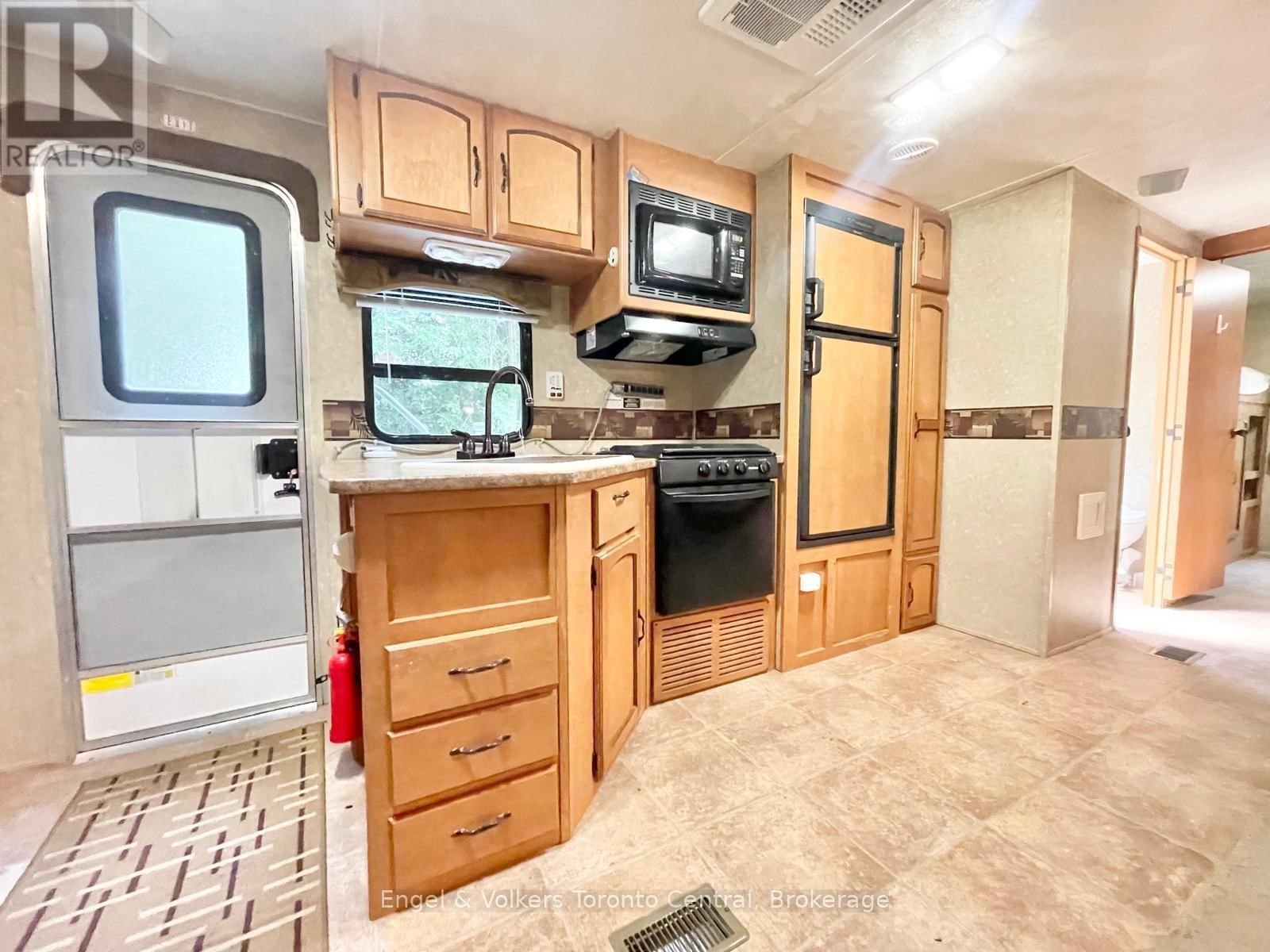 C25 - 7489 SIDEROAD 5 E Image 11