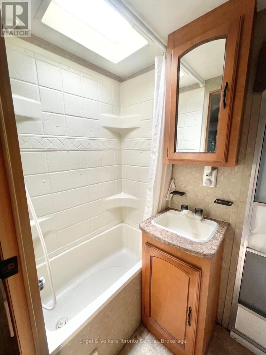 C25 - 7489 SIDEROAD 5 E Image 19