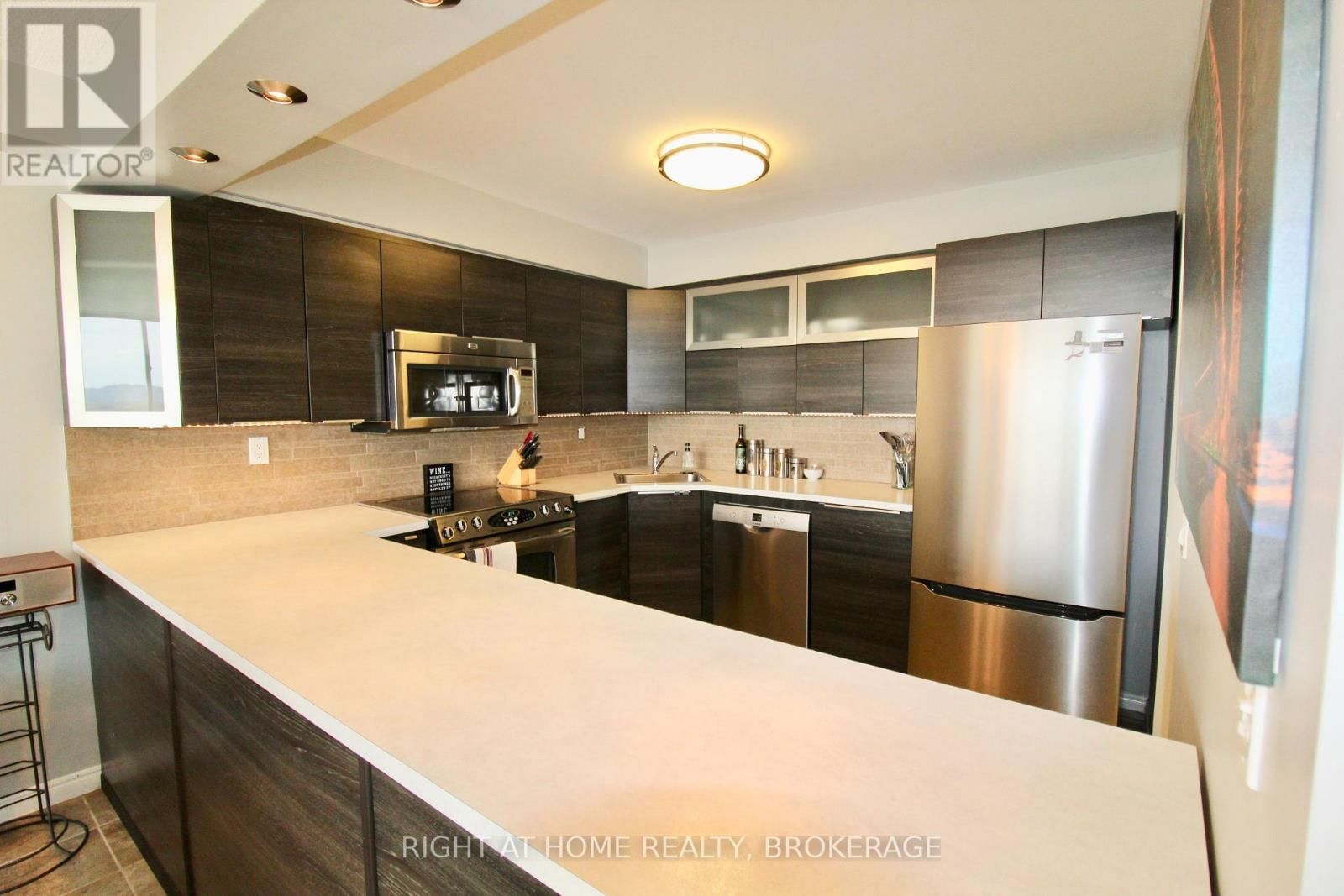 801 - 162 MARTINDALE ROAD Image 3