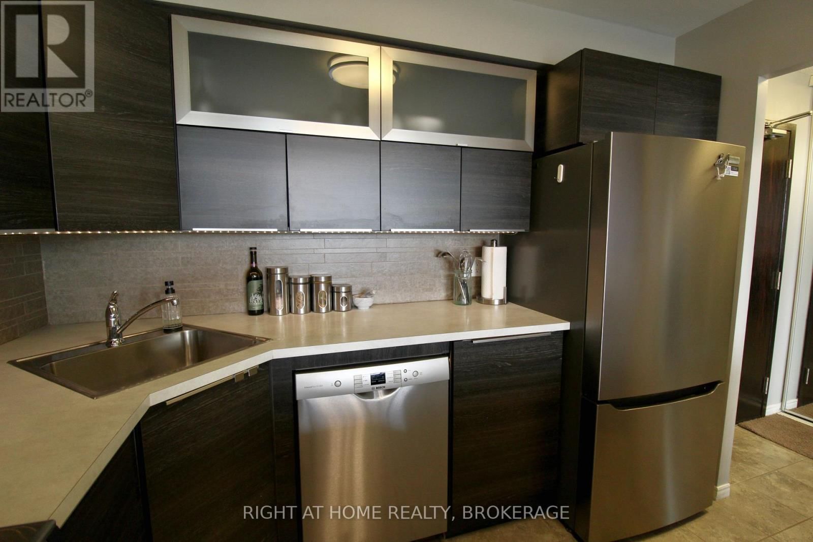 801 - 162 MARTINDALE ROAD Image 6