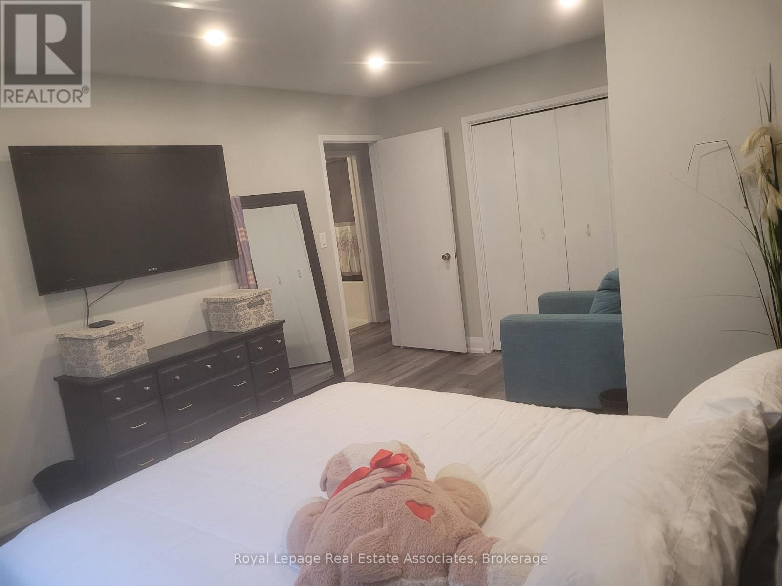 A - 22 ST JAMES STREET Image 13