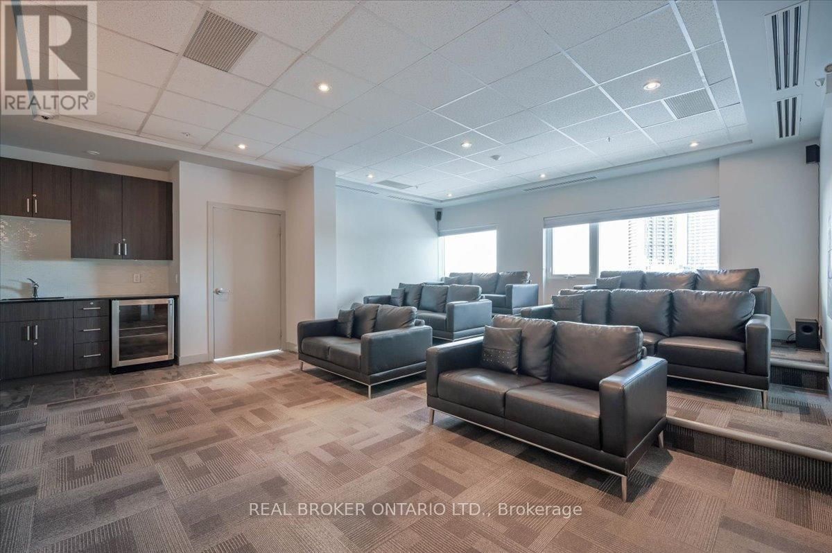 203 - 1 VICTORIA STREET SOUTH Image 24