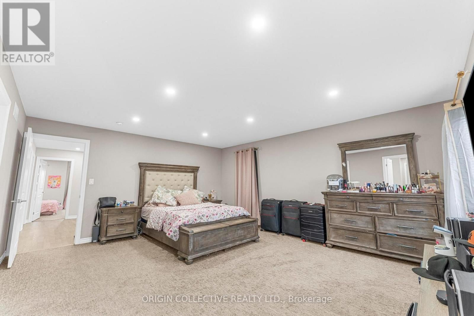 152 MCCABE AVENUE Image 19