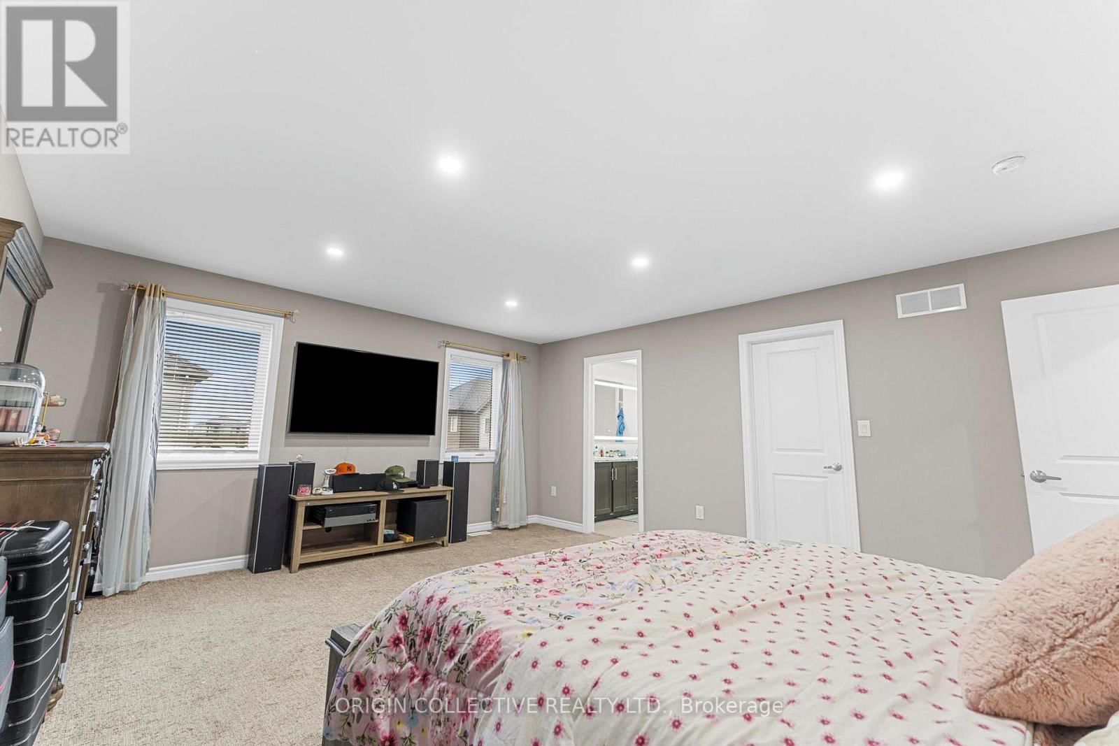 152 MCCABE AVENUE Image 21