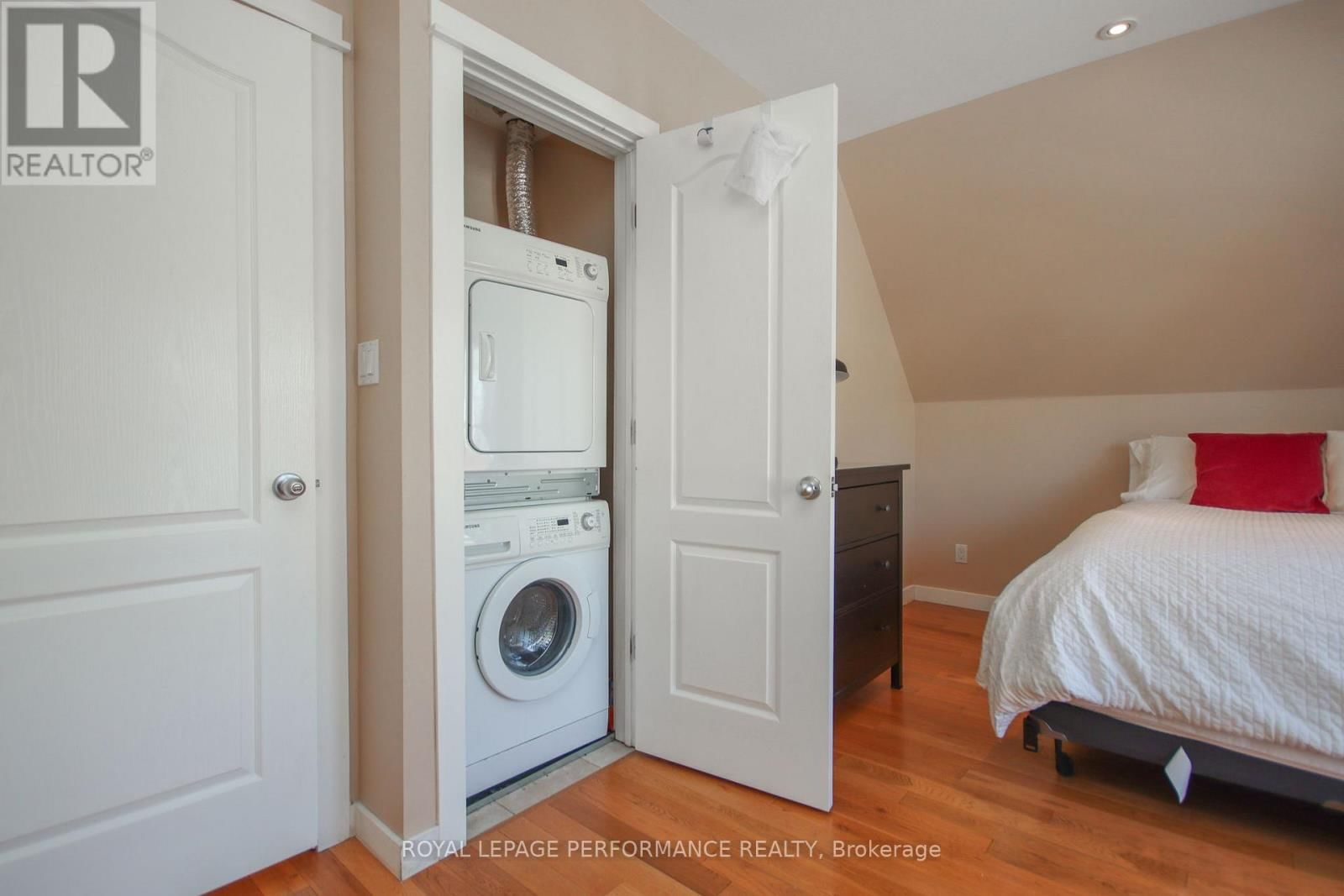 3 - 736 COOPER STREET EAST Image 16