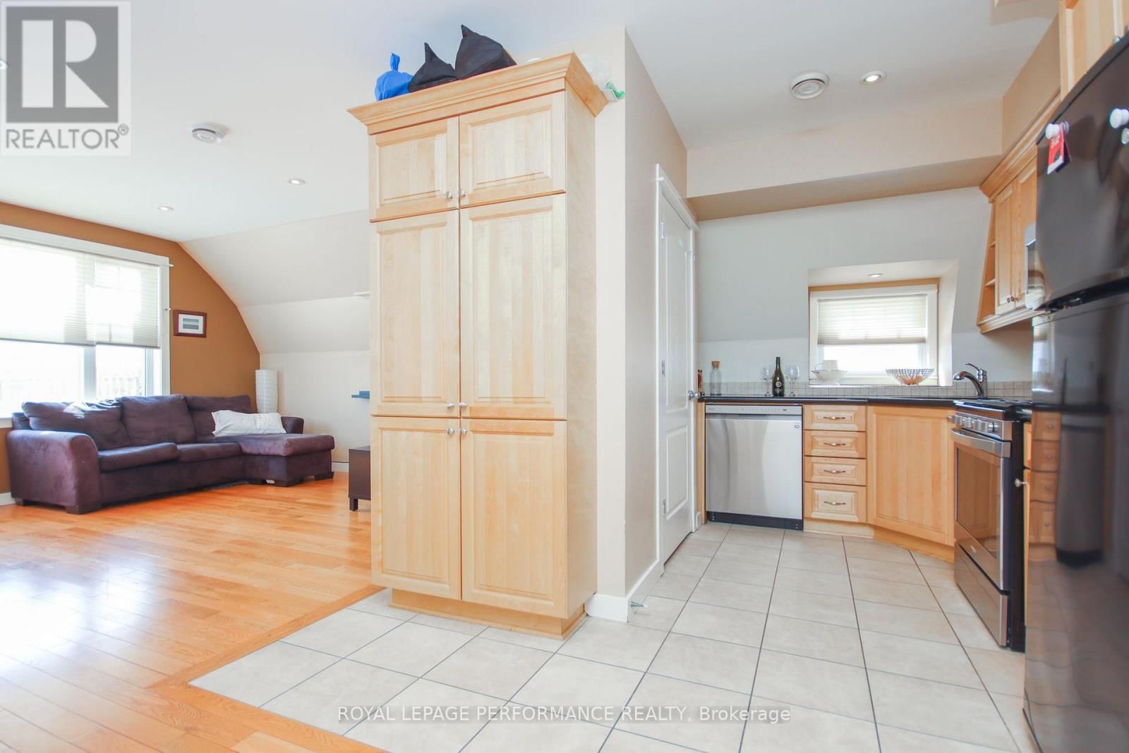 3 - 736 COOPER STREET EAST Image 5