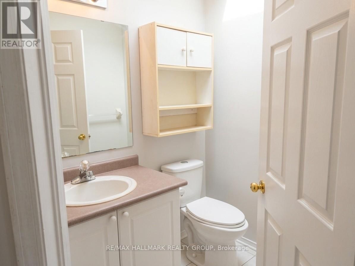 95 HEMLO CRESCENT Image 17