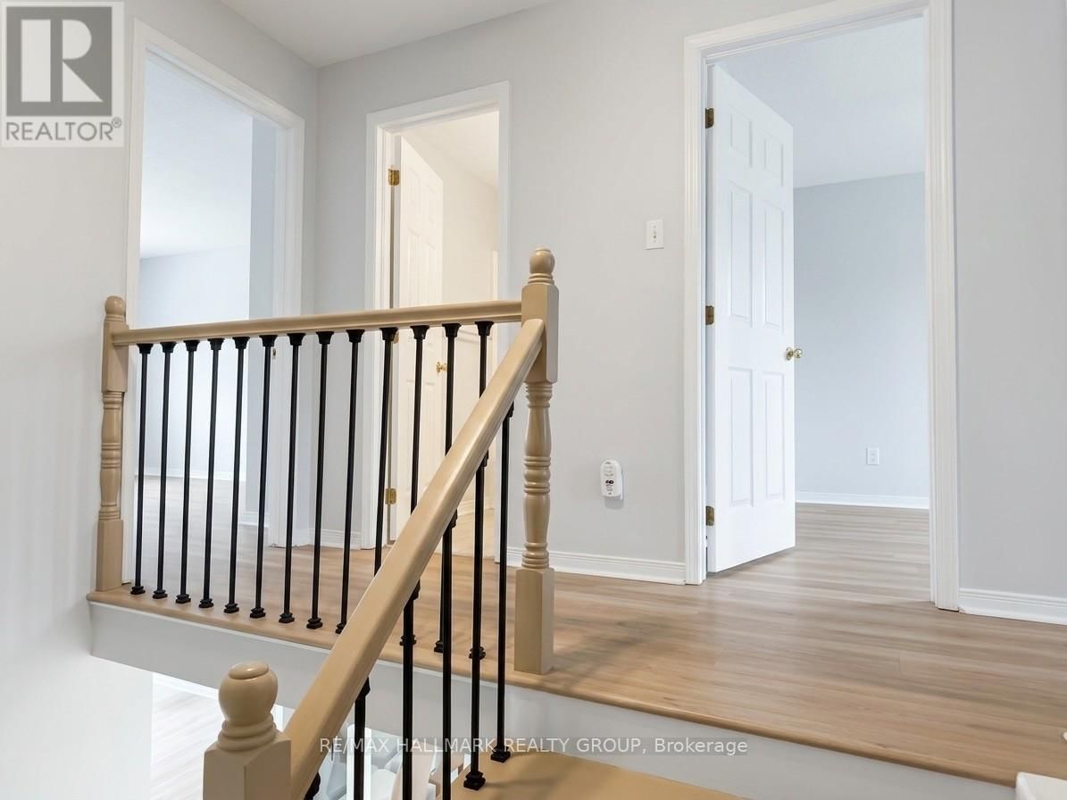 95 HEMLO CRESCENT Image 8