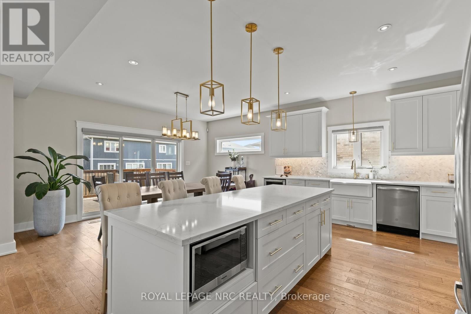 271 MEMORIAL PARK DRIVE Image 12