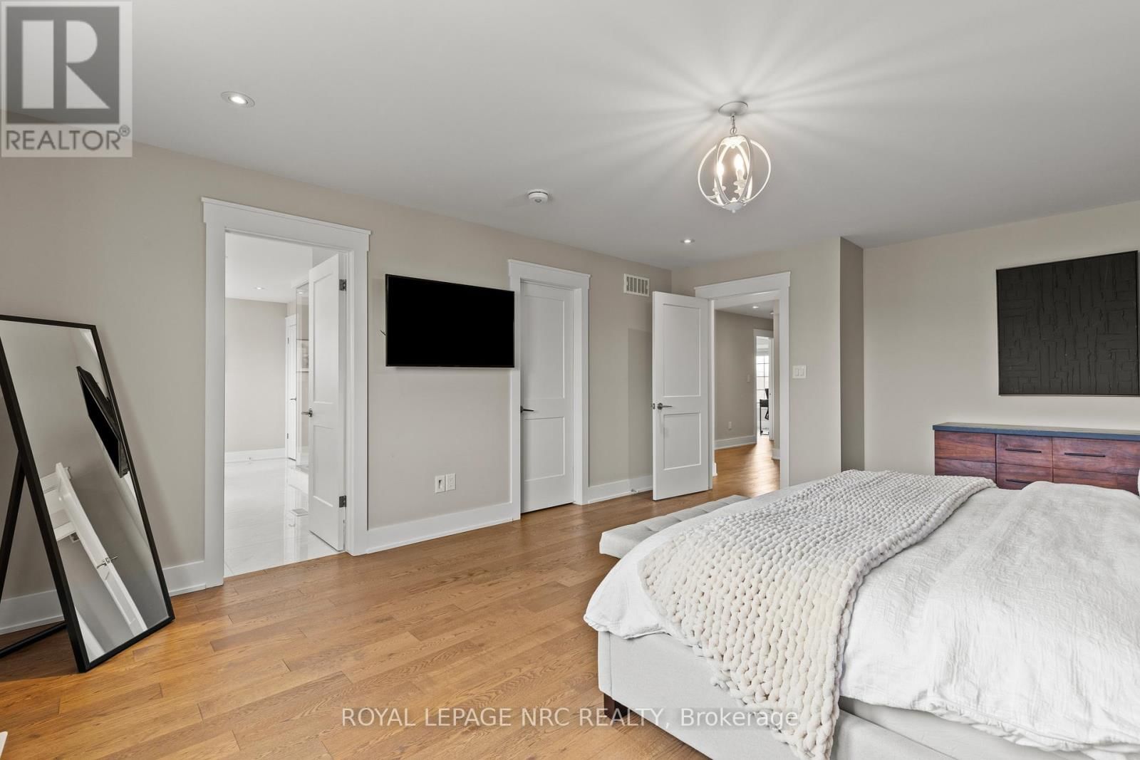 271 MEMORIAL PARK DRIVE Image 16