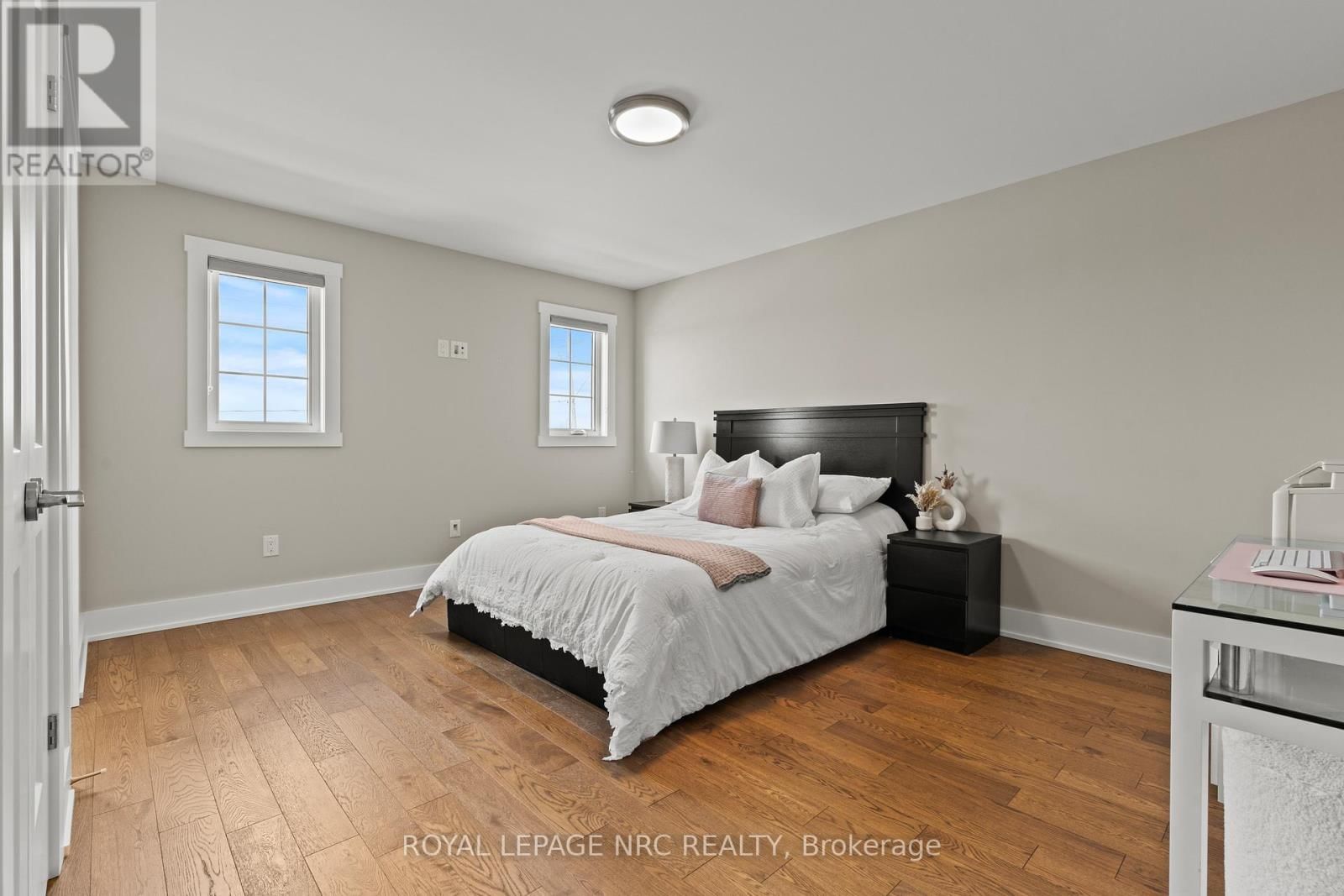 271 MEMORIAL PARK DRIVE Image 19