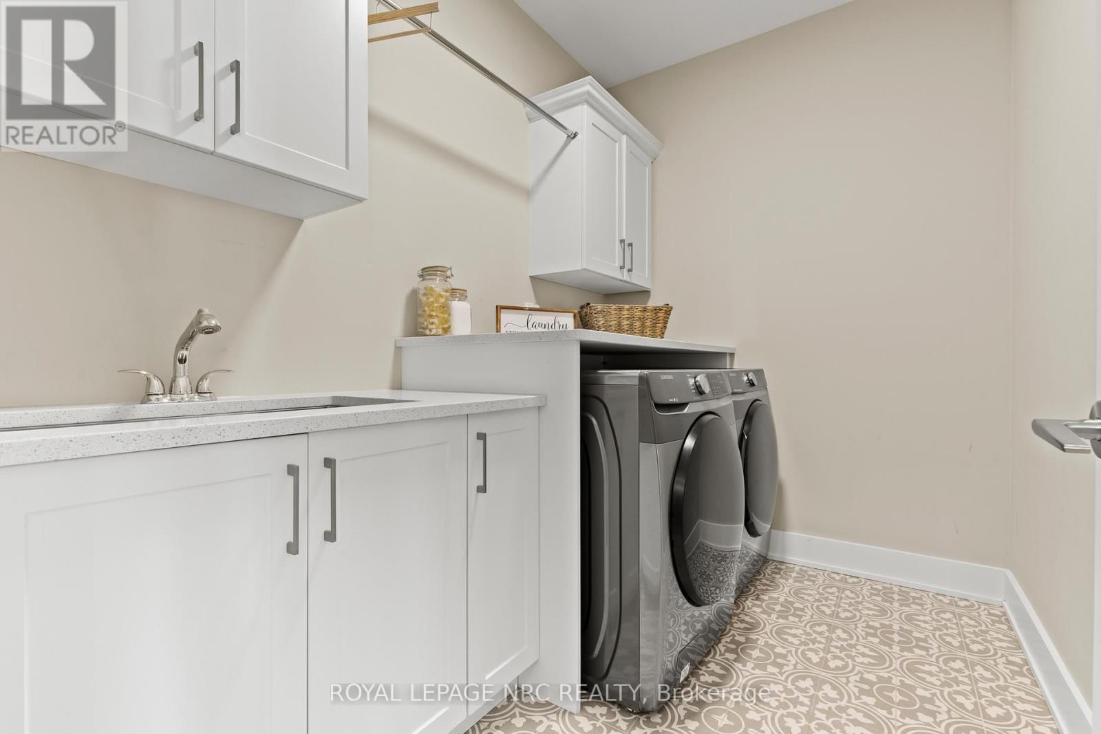 271 MEMORIAL PARK DRIVE Image 27