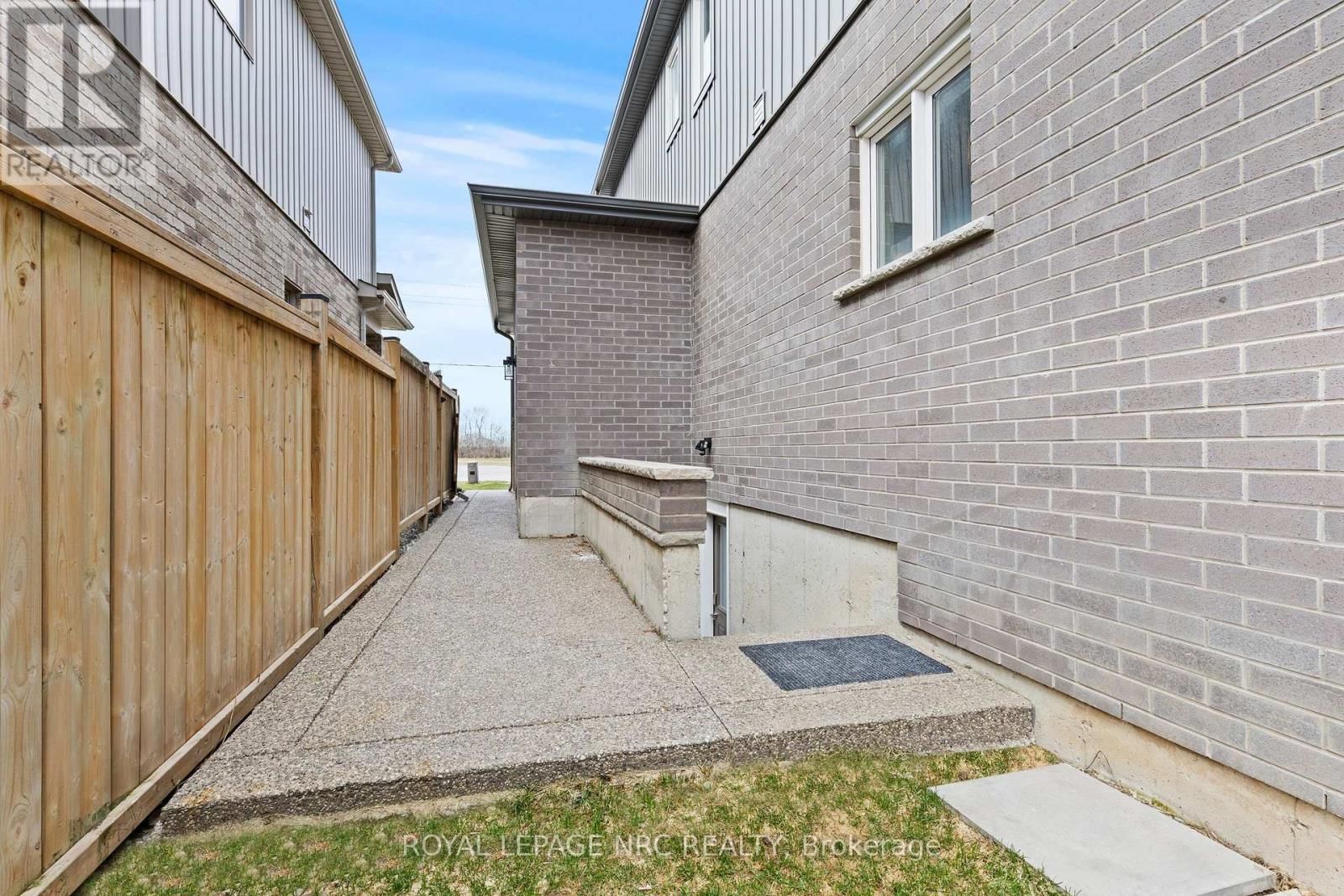 271 MEMORIAL PARK DRIVE Image 28