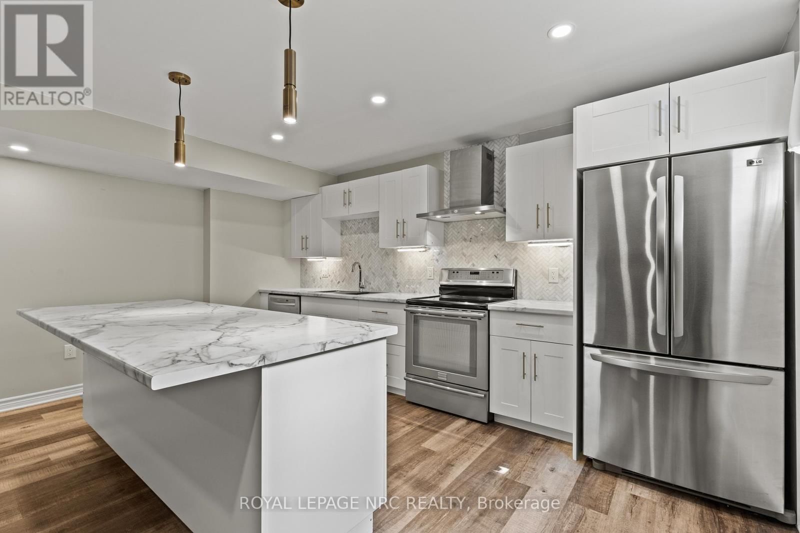 271 MEMORIAL PARK DRIVE Image 32