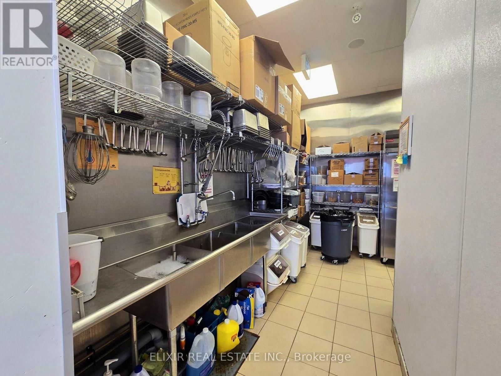 16 - 305 NORTH FRONT STREET Image 14