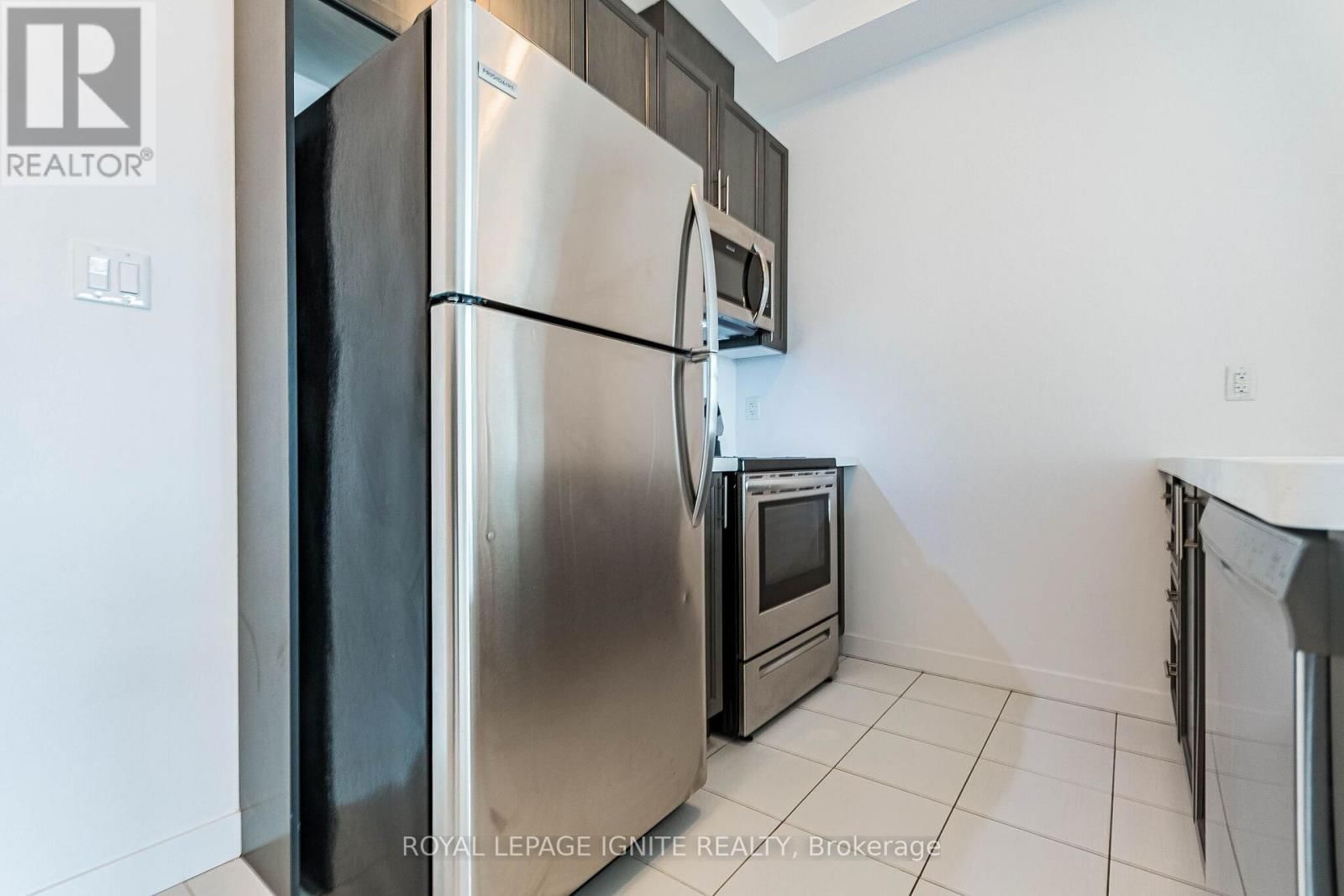 614 - 101 SHOREVIEW PLACE Image 16