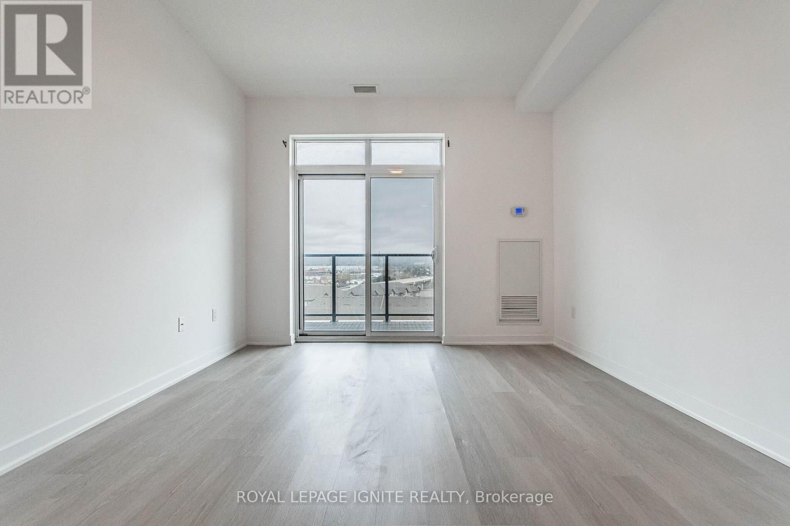 614 - 101 SHOREVIEW PLACE Image 24