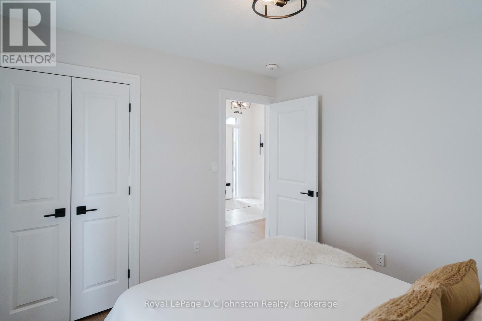 285 MARY ROSE AVENUE Image 10