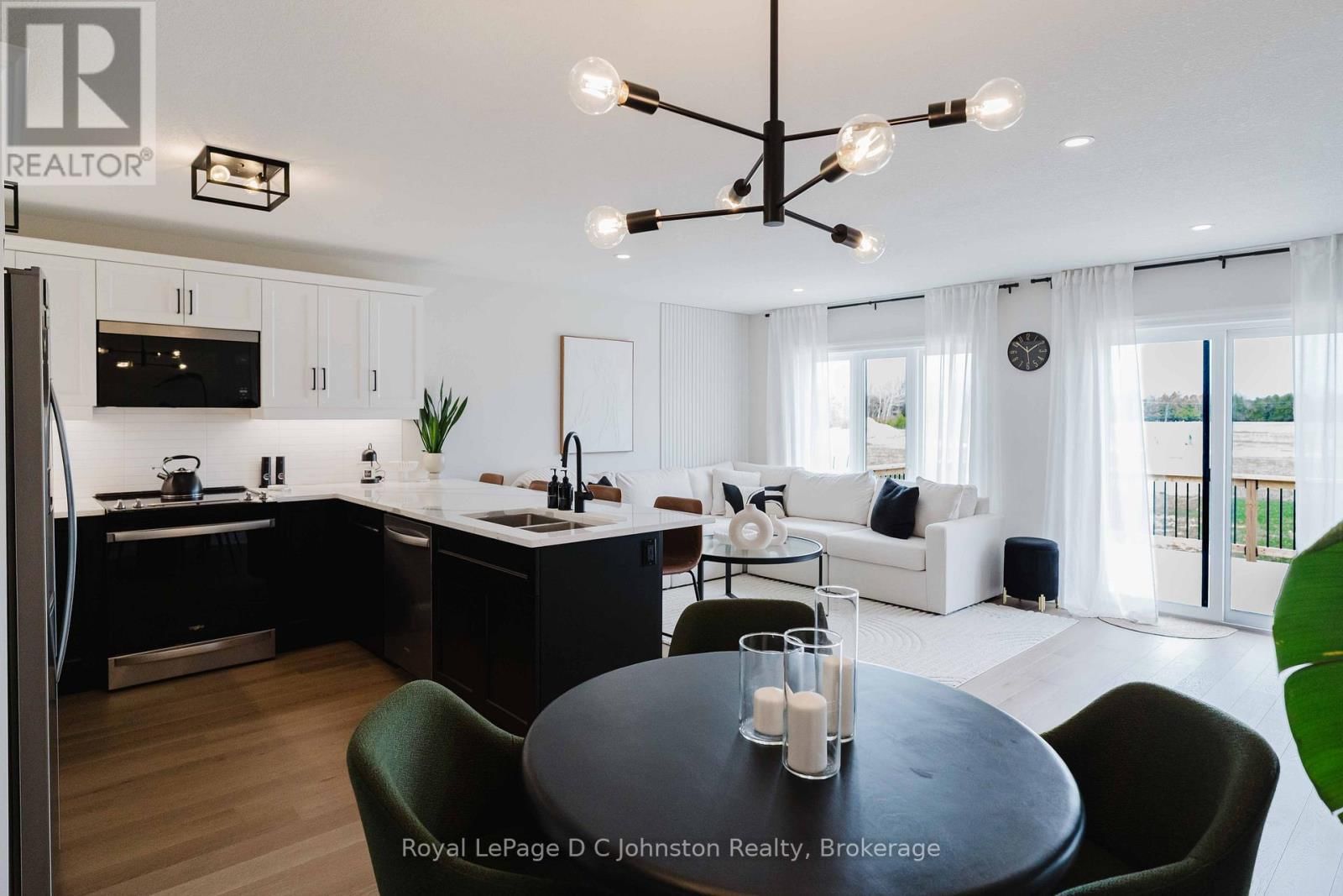 285 MARY ROSE AVENUE Image 14