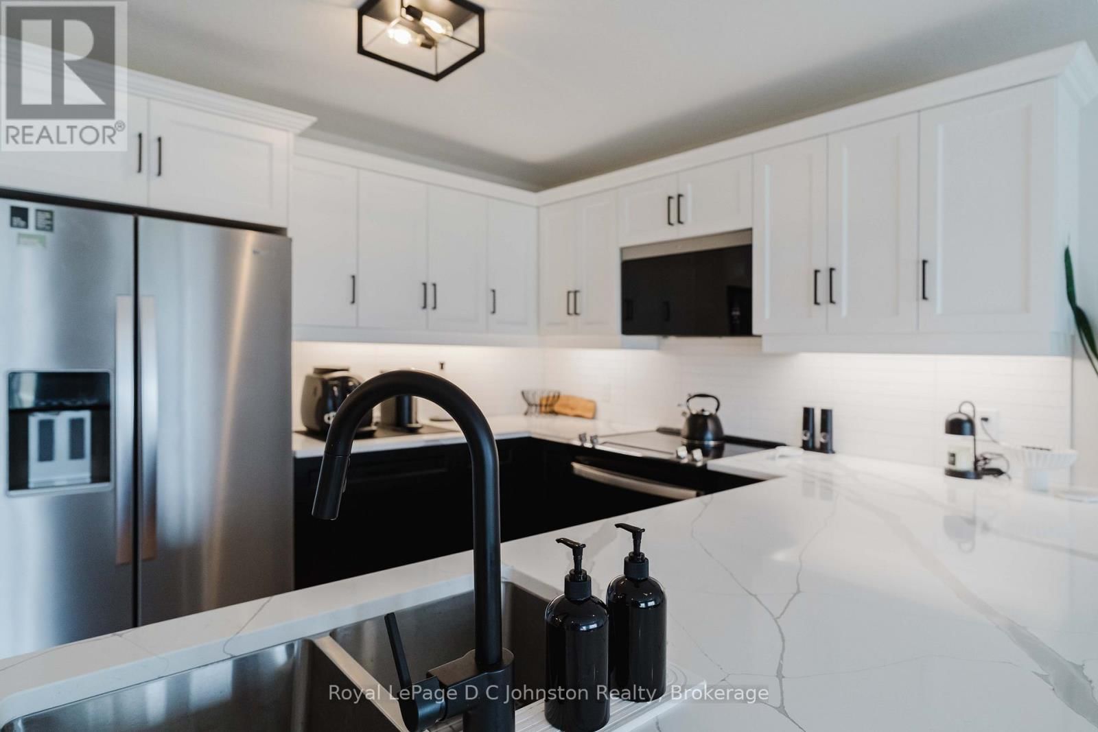 285 MARY ROSE AVENUE Image 15