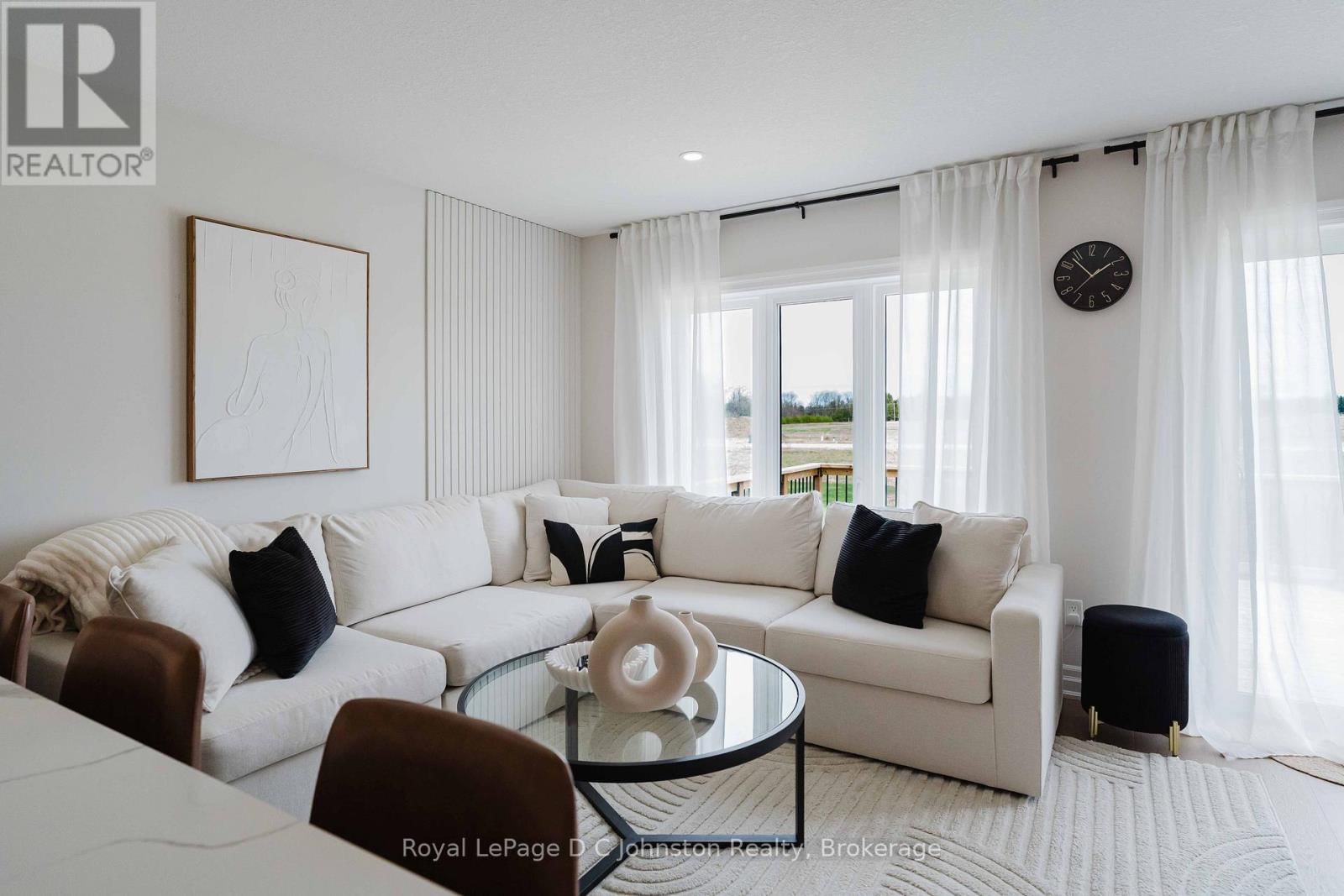 285 MARY ROSE AVENUE Image 20