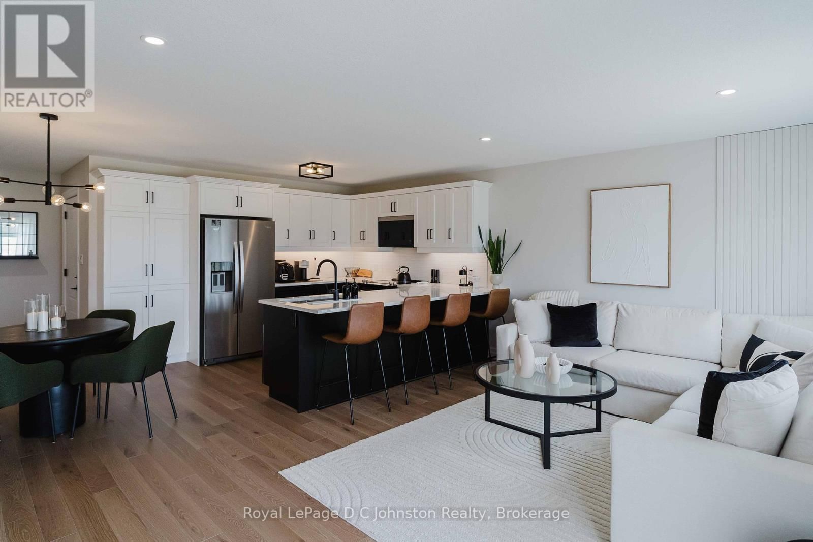 285 MARY ROSE AVENUE Image 21