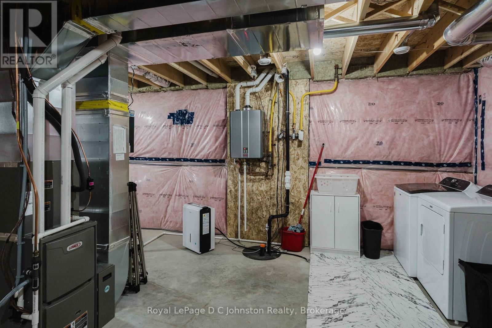 285 MARY ROSE AVENUE Image 30