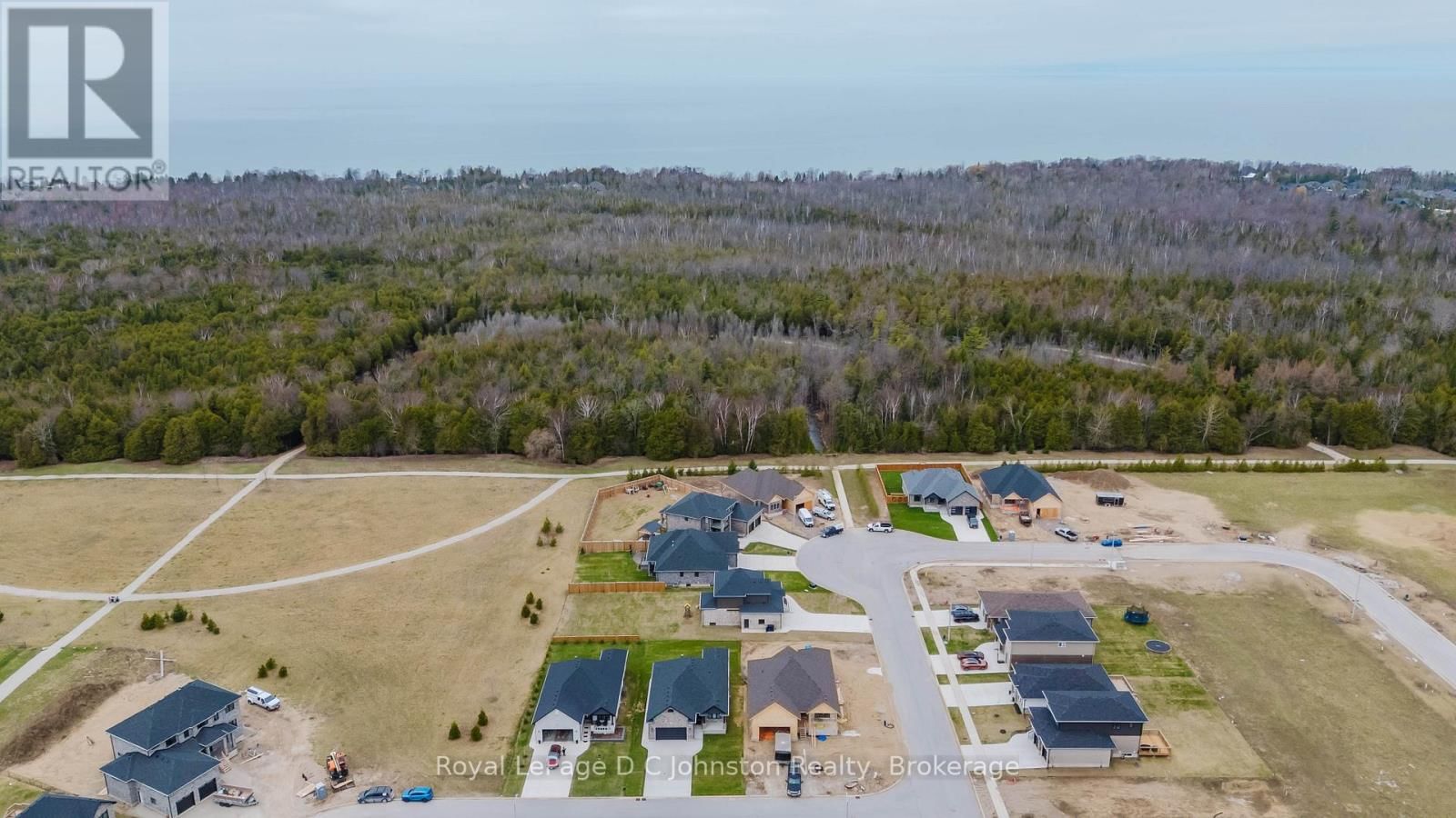 285 MARY ROSE AVENUE Image 34