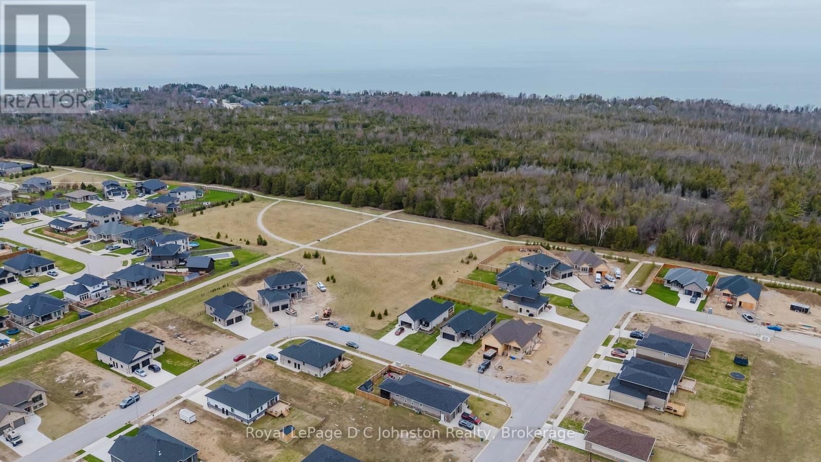 285 MARY ROSE AVENUE Image 35