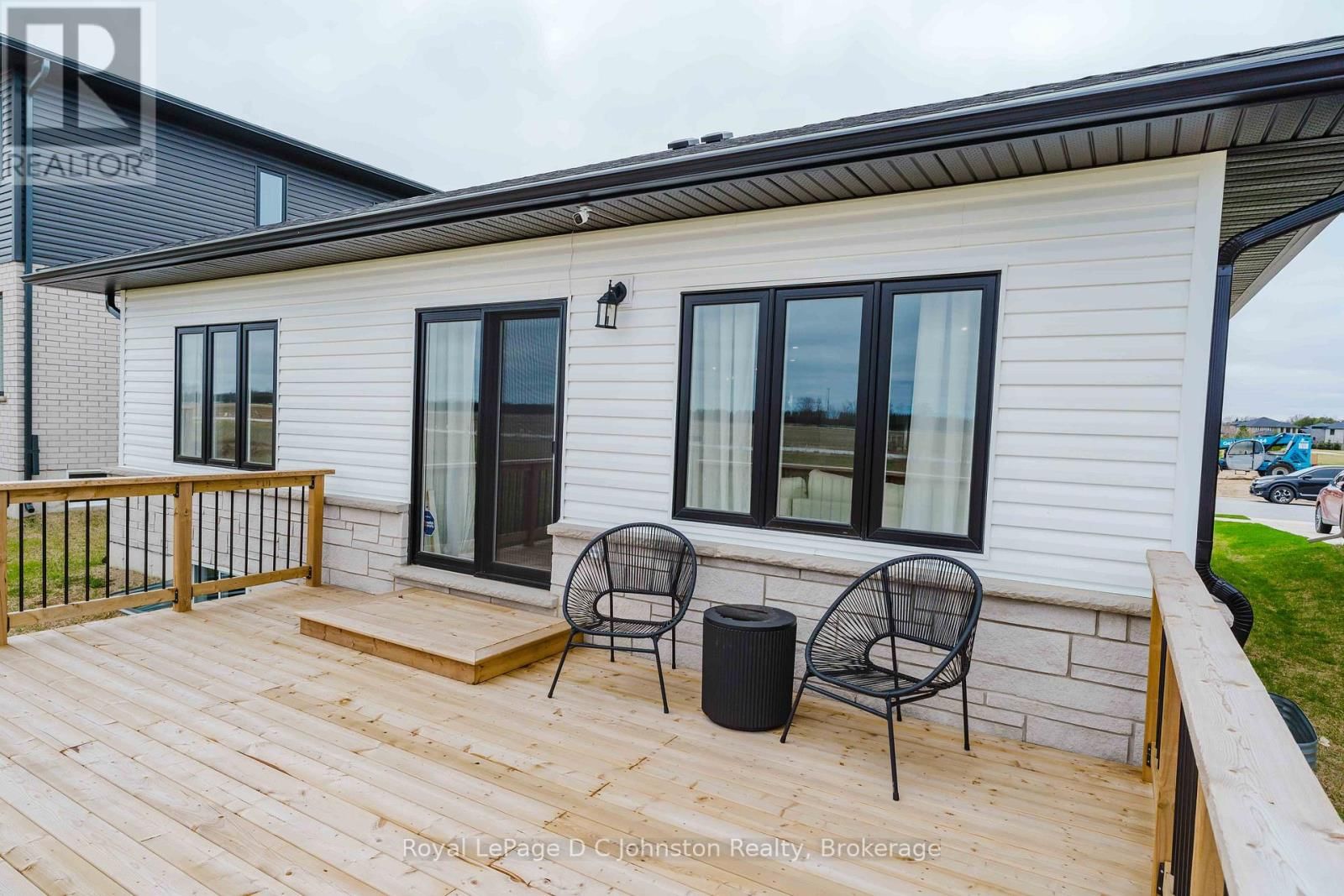 285 MARY ROSE AVENUE Image 39