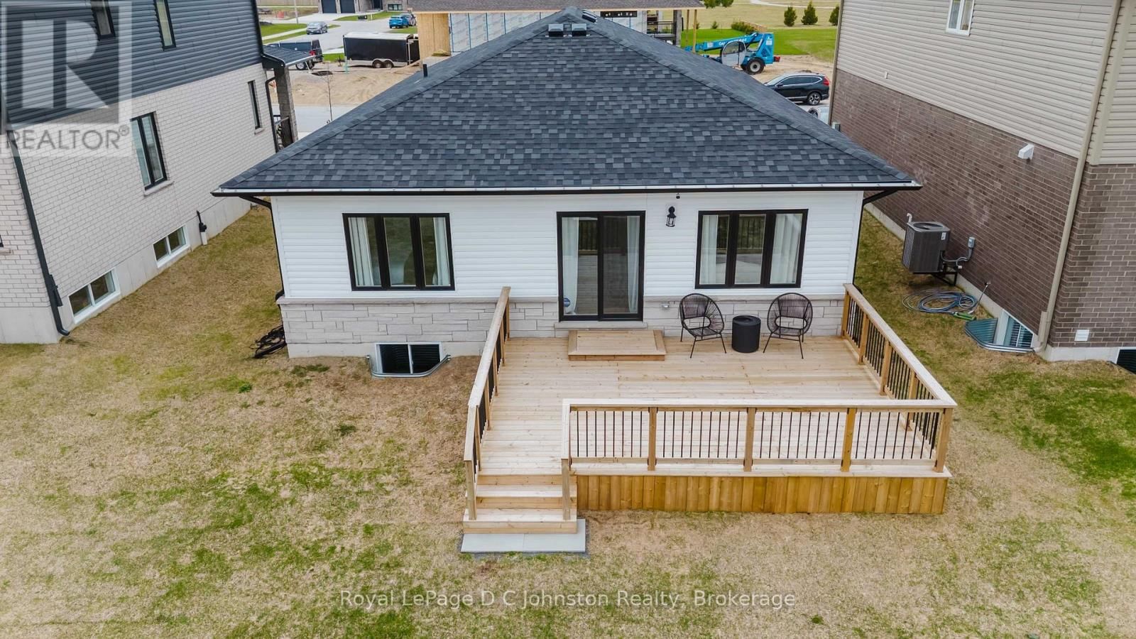 285 MARY ROSE AVENUE Image 4