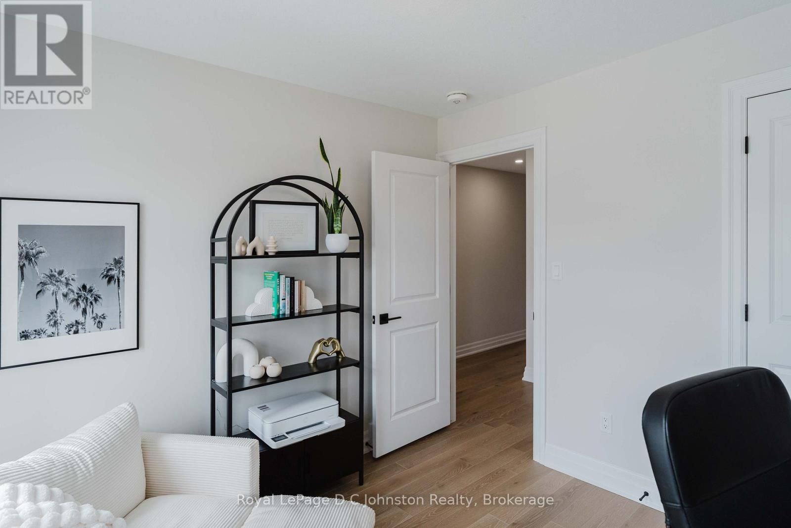 285 MARY ROSE AVENUE Image 8