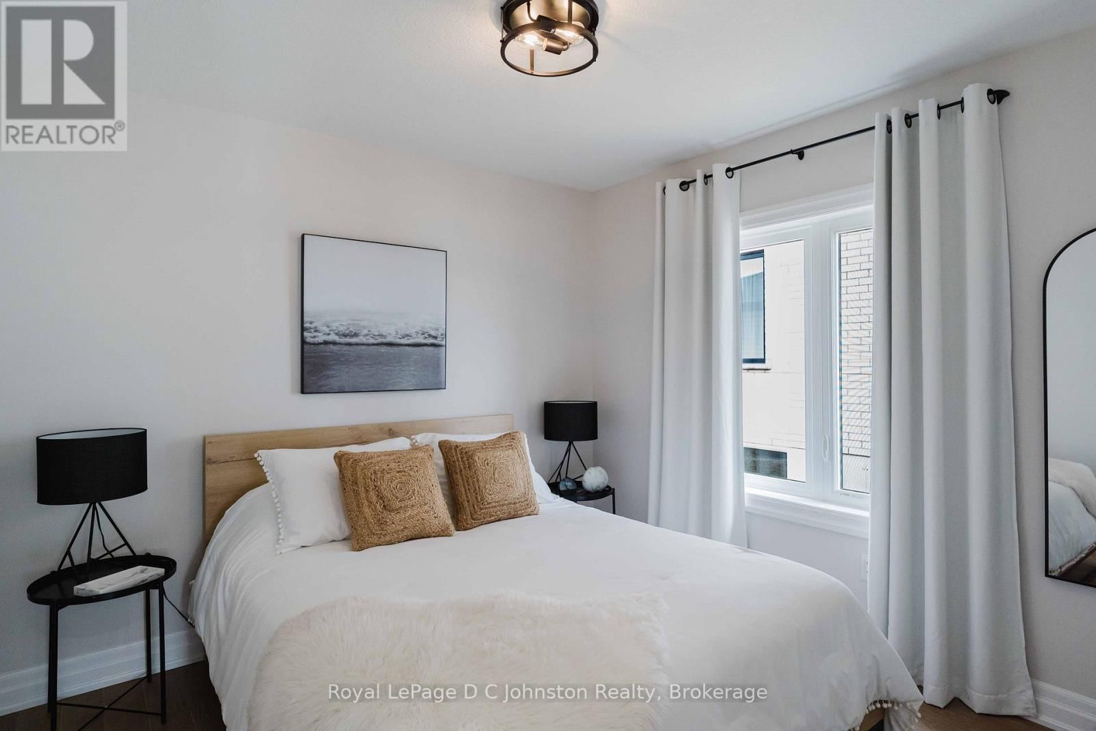 285 MARY ROSE AVENUE Image 9