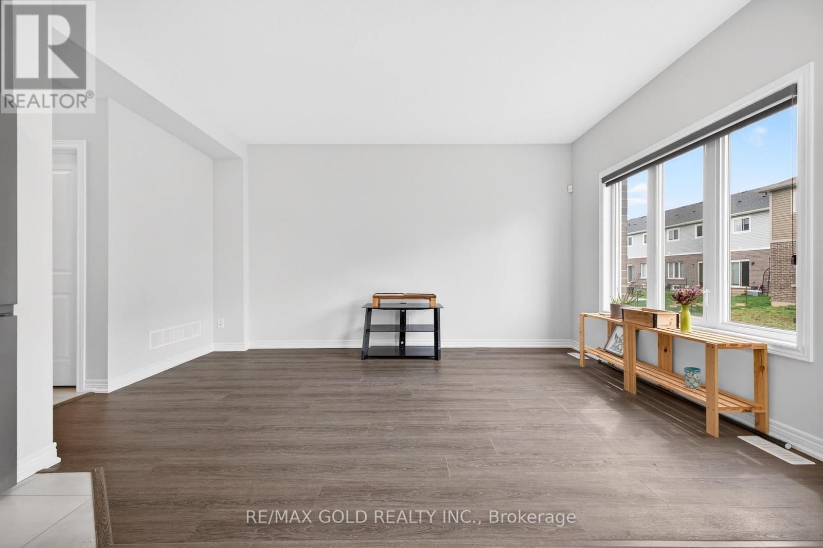 129 SUNFLOWER PLACE Image 13