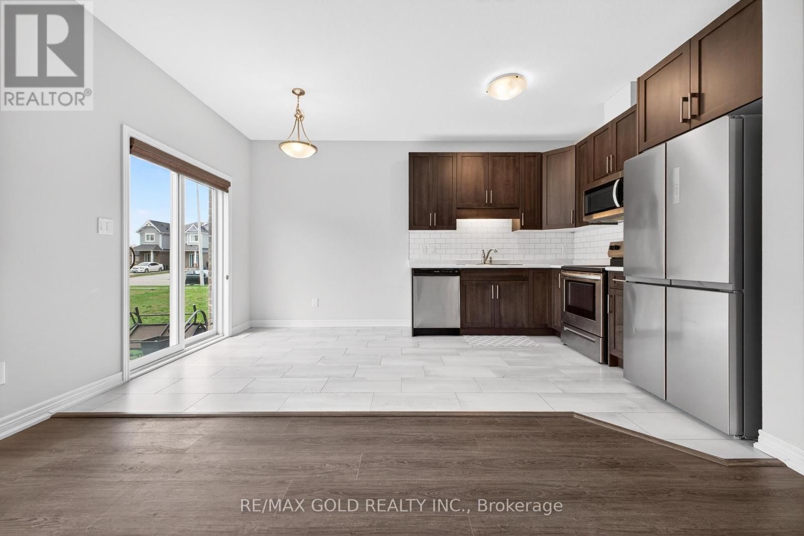 129 SUNFLOWER PLACE Image 16