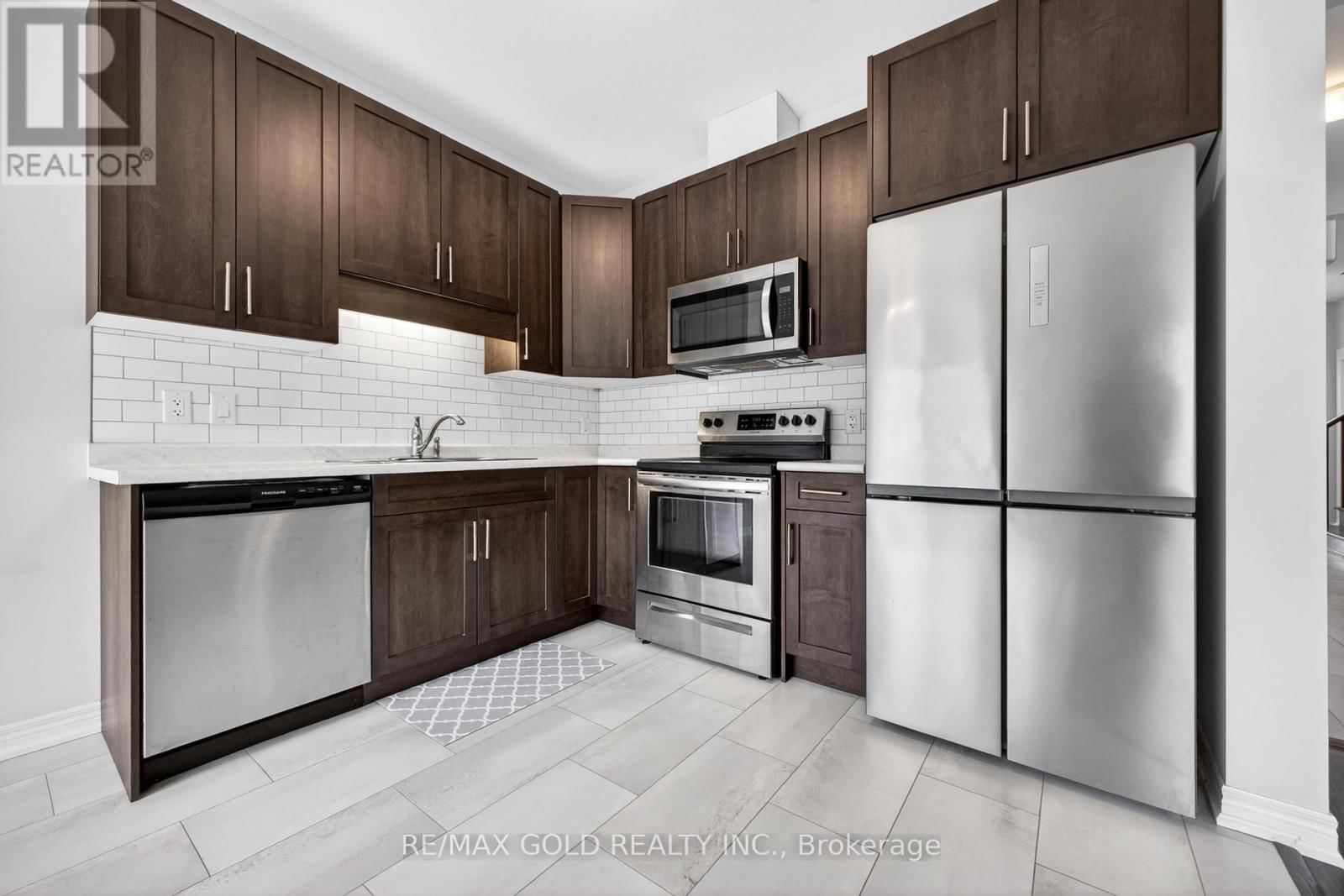 129 SUNFLOWER PLACE Image 17