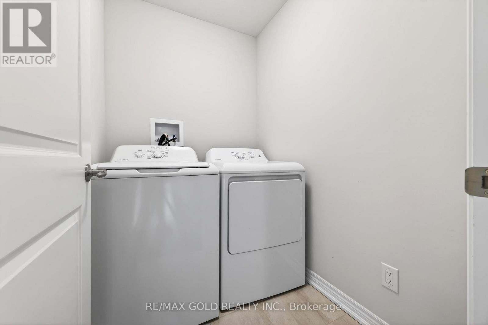 129 SUNFLOWER PLACE Image 25