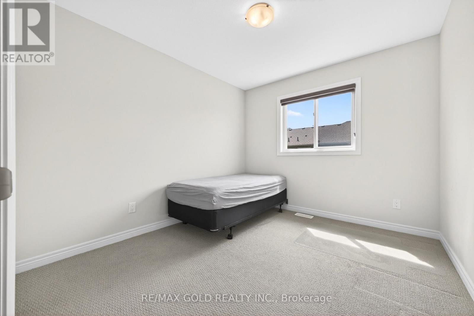 129 SUNFLOWER PLACE Image 34