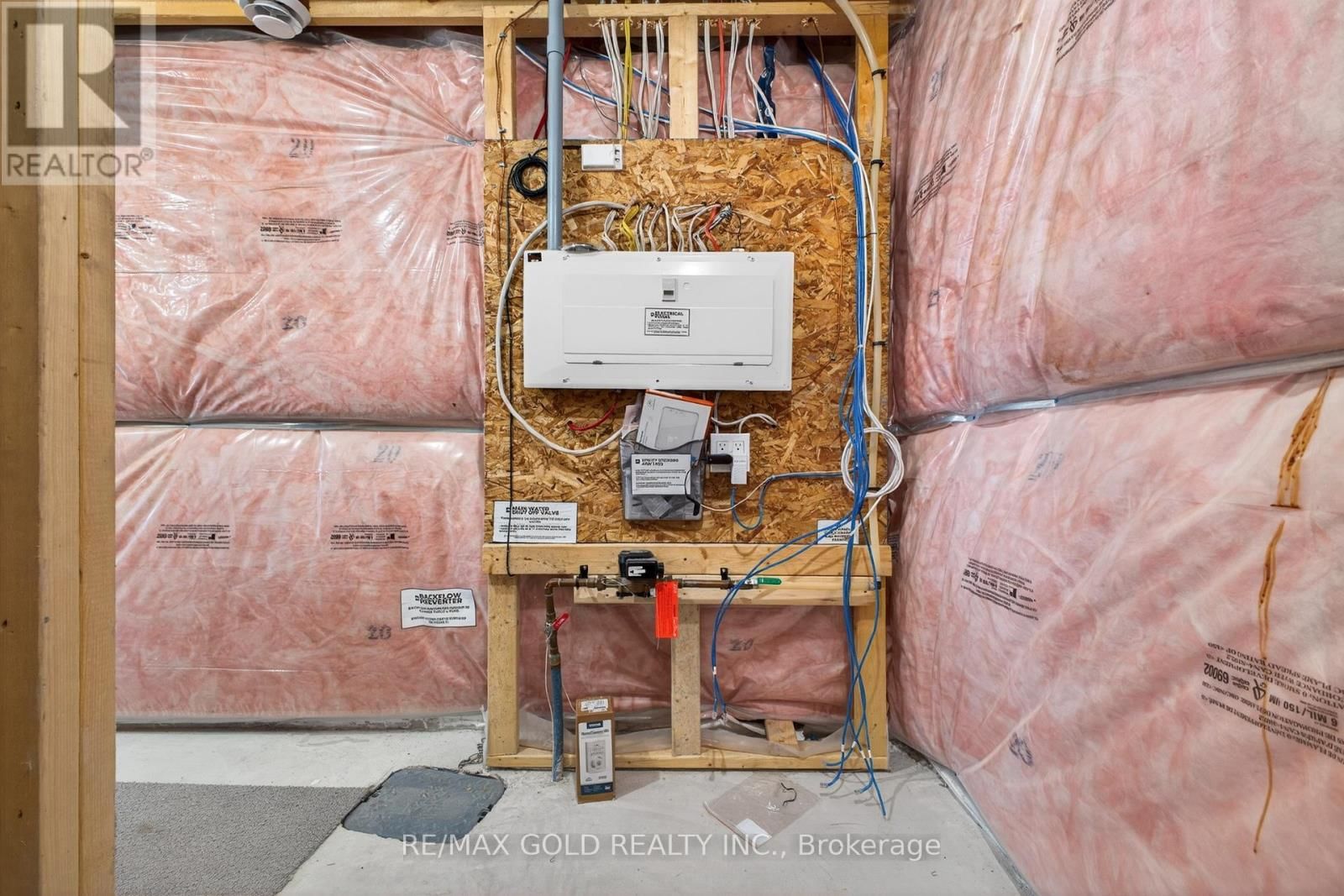 129 SUNFLOWER PLACE Image 39